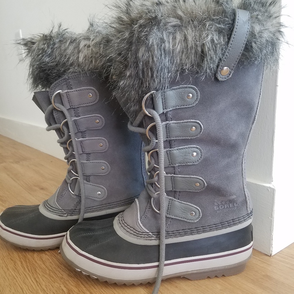 Snow boots